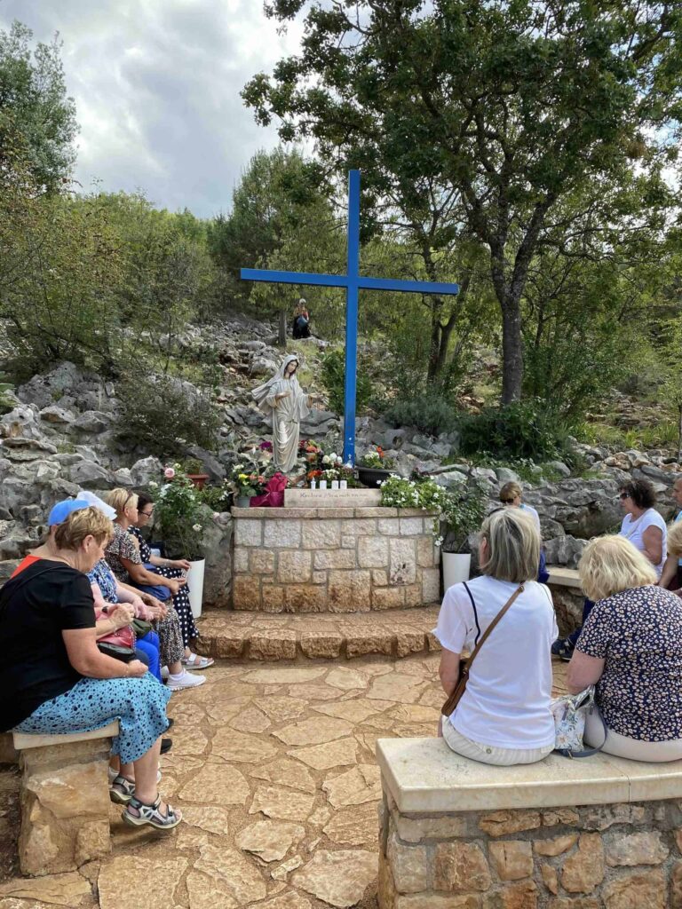 blue-cross-prayer-group-medjugorje