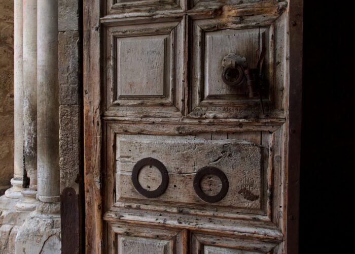 door door to holy sepulchre jerusalem holy land pilgrimage tour