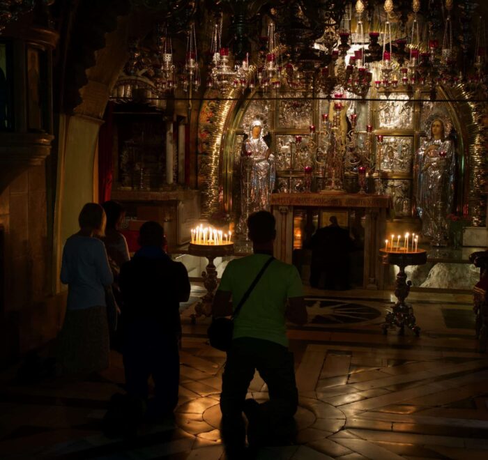 inside-holy-sepulchre inside the holy sepulchre on holy land pilgrimage tour