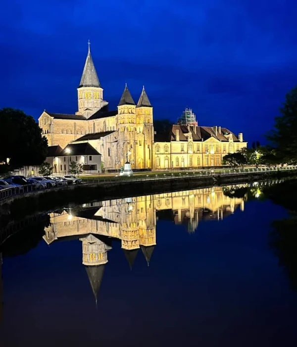2023-05-24-paray-le-monial paray le monial at night