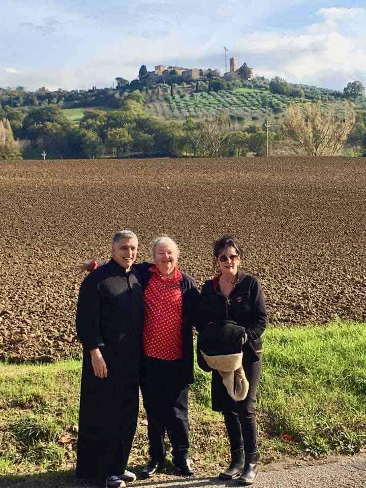 Assisi Assisi pilgrims in Italy on tour