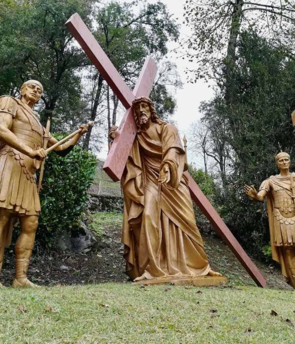 Lourdes-Way-of-the-cross-dreamstime_m_100972529 Lourdes way of the cross pilgrimage tour