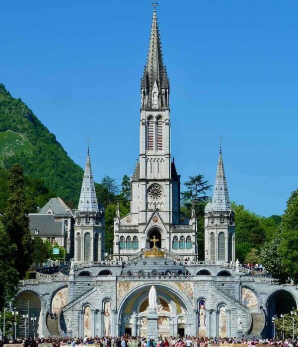 Lourdes-rosary-basilica-pilgrimage Lourdes rosary basilica on pilgrimage tour