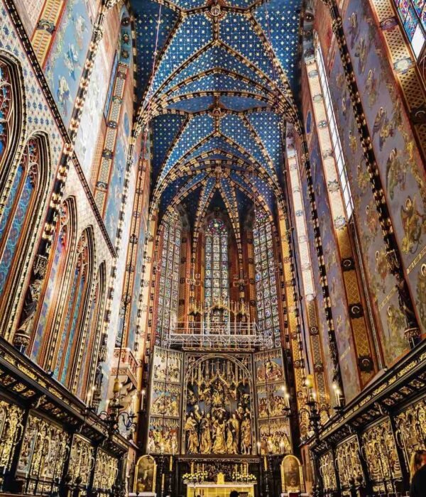 St-mary-basilica-krakow-poland interior of St Mary's cathedral in Krakow poland pilgrimage