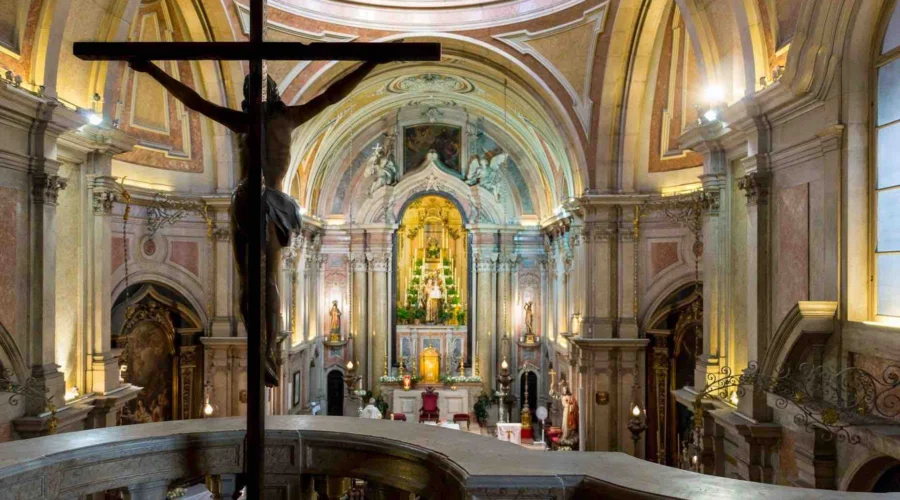 anthony-lisbon nave st. anthony church lisbon portugal