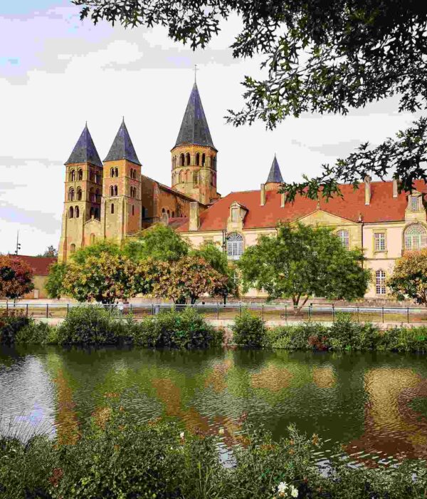 basilica-paray-le-monial (1) basilica paray le monial with water france pilgrimage tour