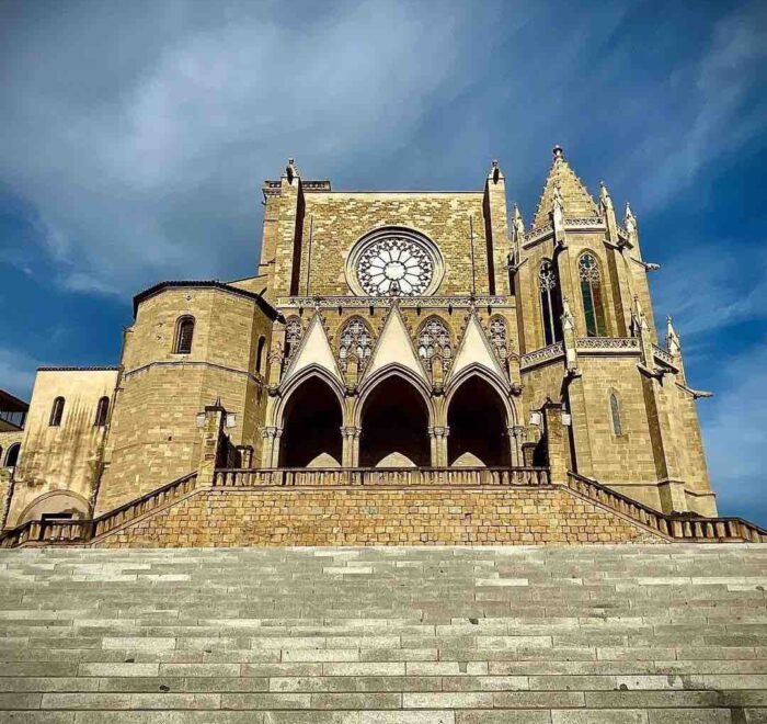 basilica-seu-spain-front santa maria basilica manresa spain
