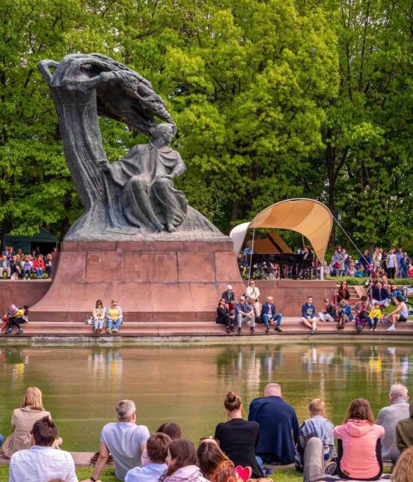 chopin-warsaw-poland chopin statue warsaw poland pilgrimage tour