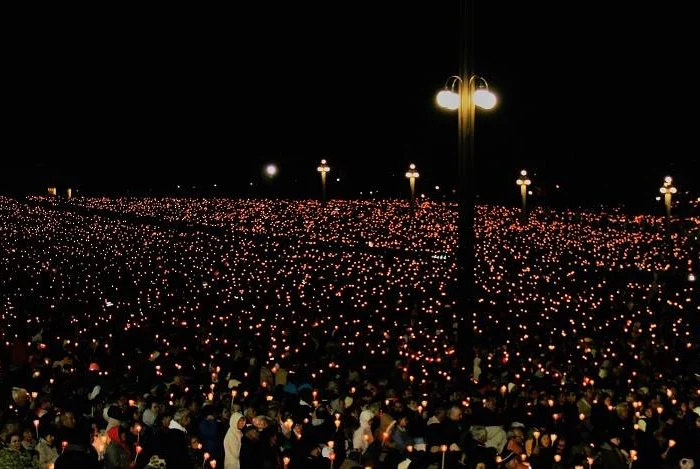 fatima-candlelights fatima candlelights portugal pilgrimage tour