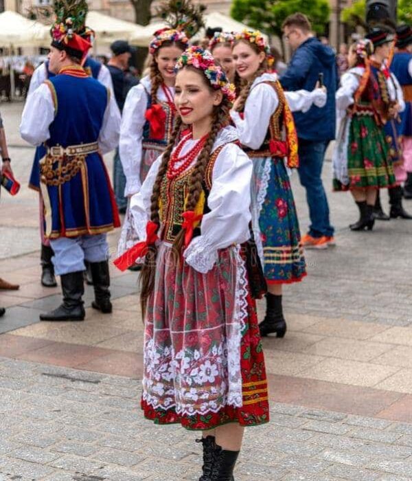 folk-costumes-poland folk costumes krakow poland pilgrimage tour