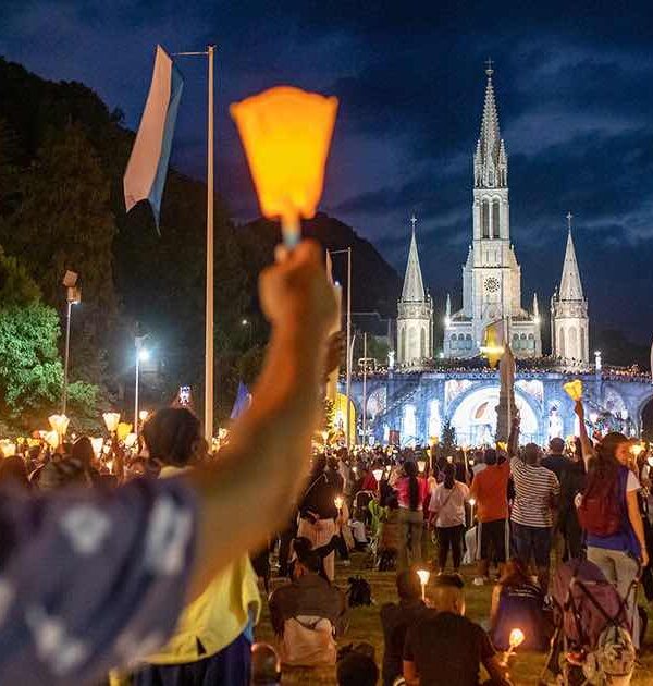lourdes-candlelight-arm Lourdes candles at night arm pilgrimage tour