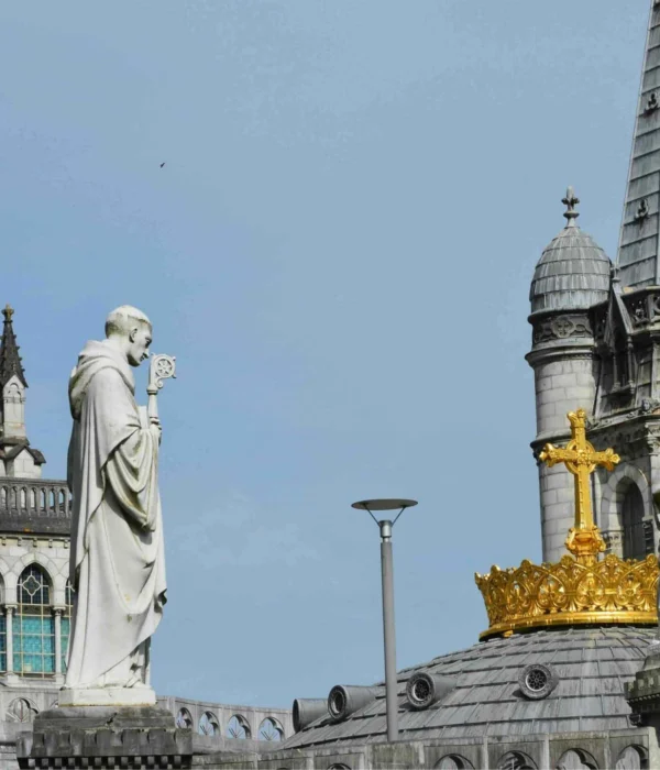 lourdes-crown-tour Lourdes shrine france pilgrimage