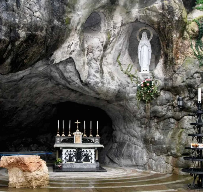 lourdes-grotto-pilgrimage lourdes grotto on pilgrimage