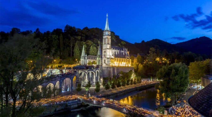 lourdes-night lourdes at night pilgrimage