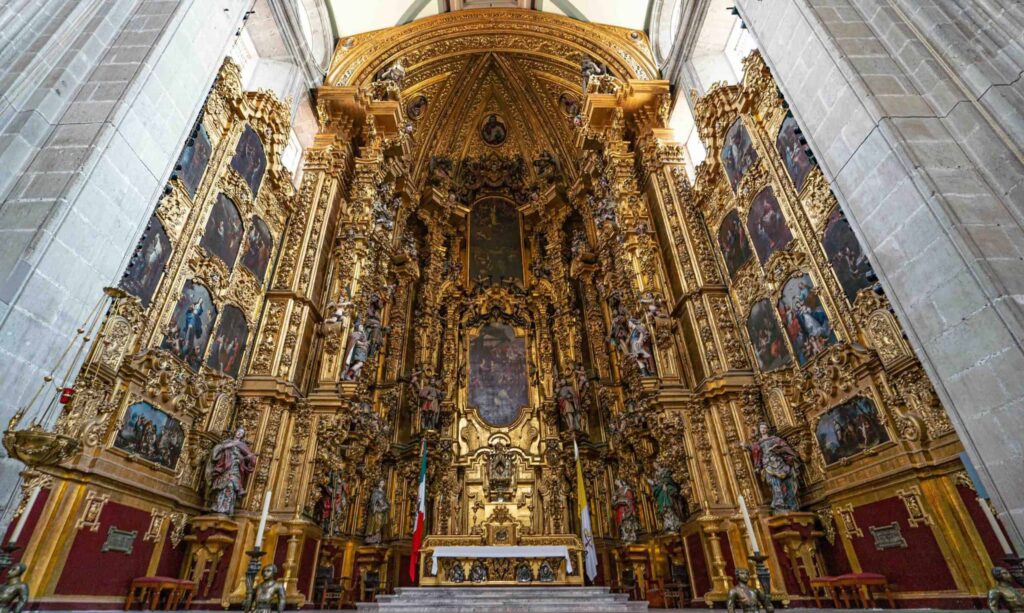 metropolitan-cathedral-altar-mexico-city-tour metropolitan cathedral altar mexico city tour