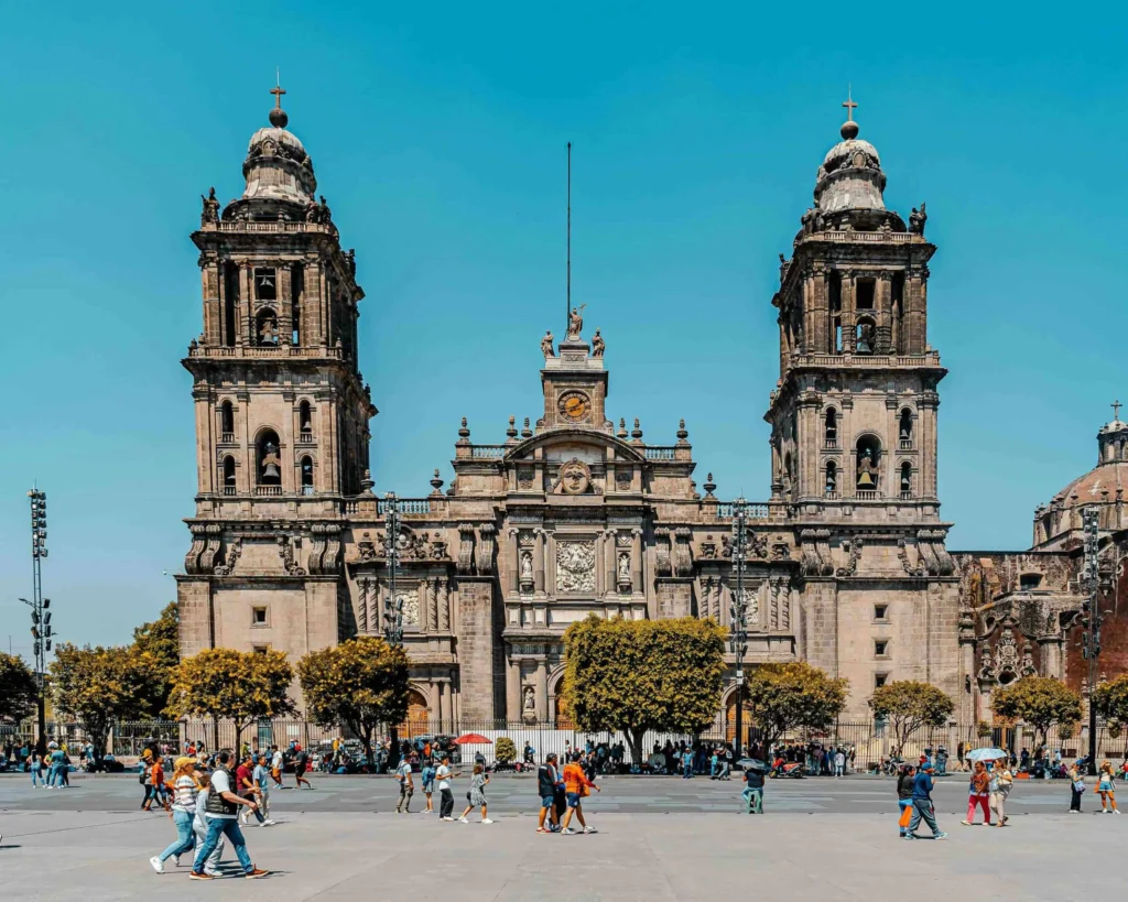 metropolitan-cathedral-exterior-mexico-city-tour