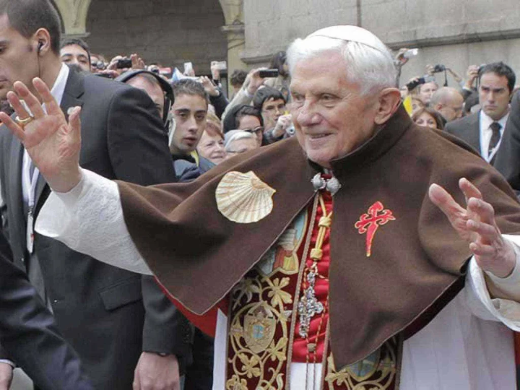 pope-benedict-santiago pope benedict cathedral santiago spain