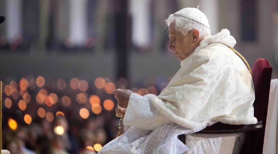pope-fatima pope benedict at fatima portugal pilgrimage tour