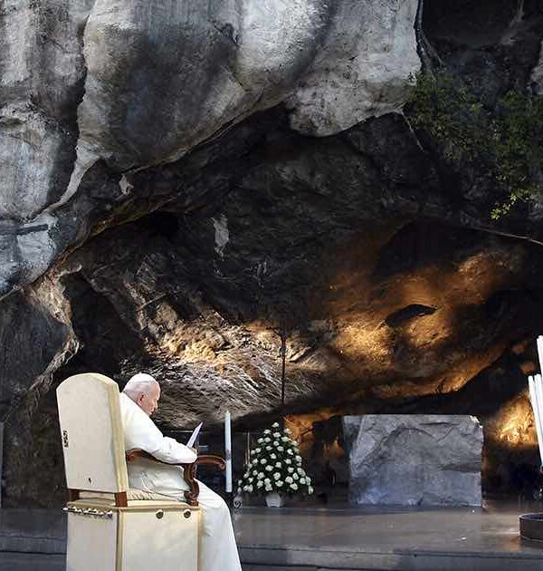 pope-johnpaul-lourdes Pope John Paul II at Lourdes Grotto pilgrimage tour