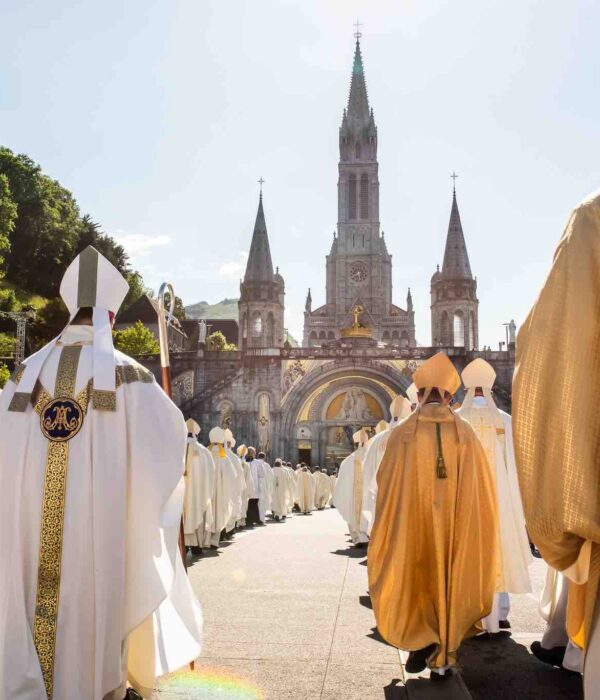 procession-lourdes-clergy procession of clergy at Lourdes pilgrimage tour