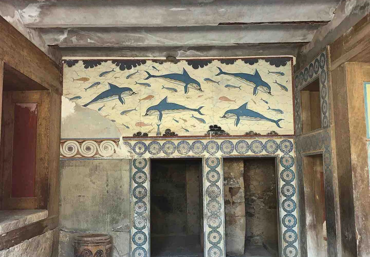 queens-knossos-greece Queens room of the dolphins Knossos pilgrimage tour