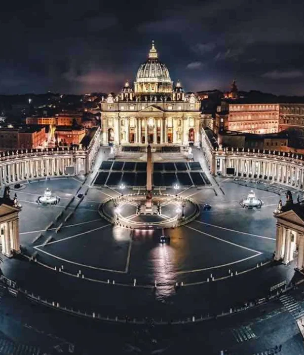 square-rome-italy vatican at night rome italy pilgrimage tour