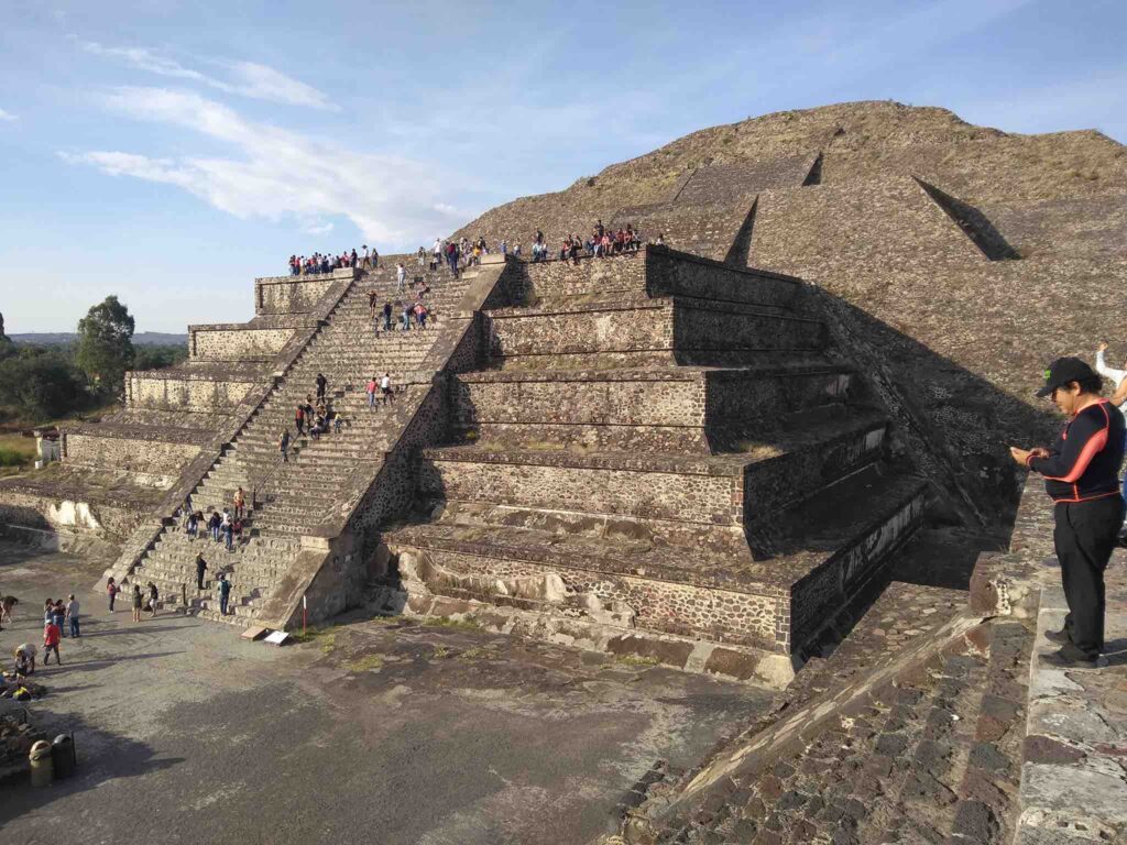 teotihuacan-piramide pyramid teotihuacan