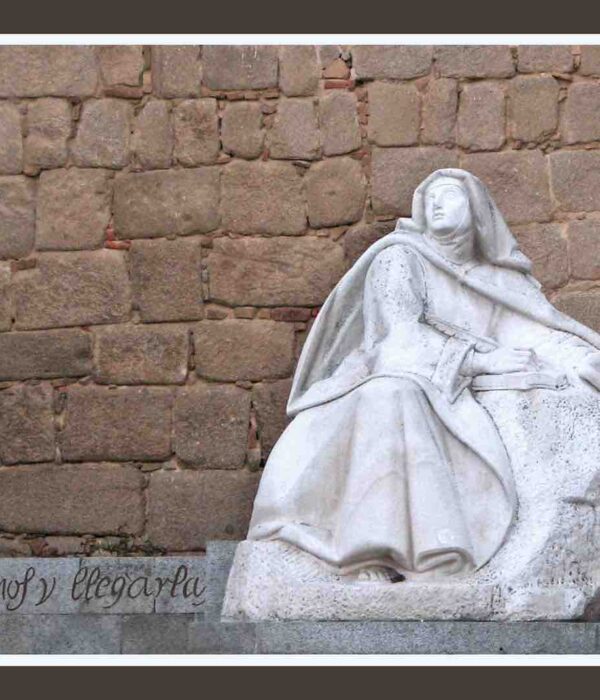 teresa-avila-spain teresa of avila statue spain pilgrimage tour