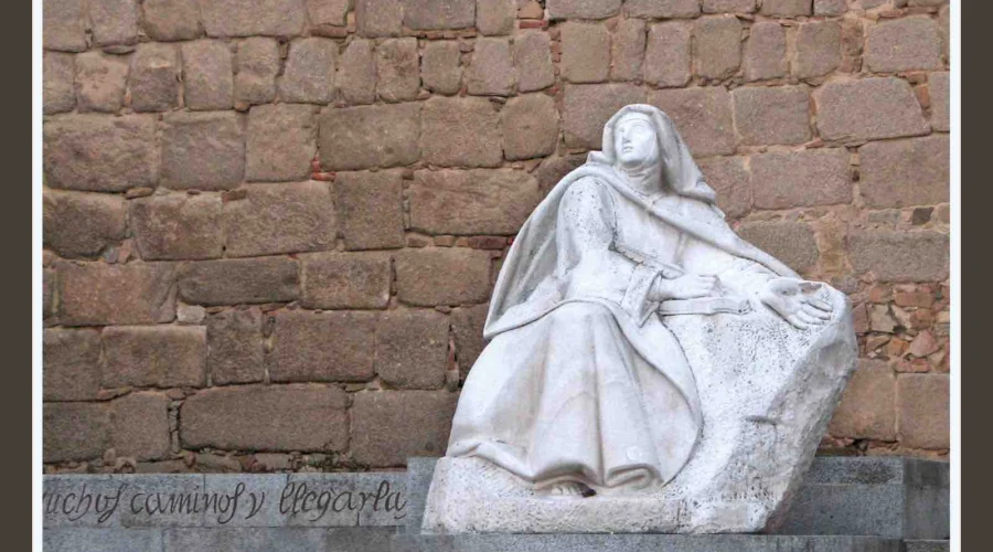 teresa-avila-spain teresa of avila statue spain pilgrimage tour