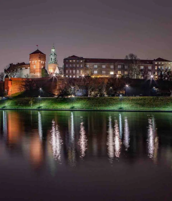 wawel-castle-poland wawel castle at night poland pilgrimage