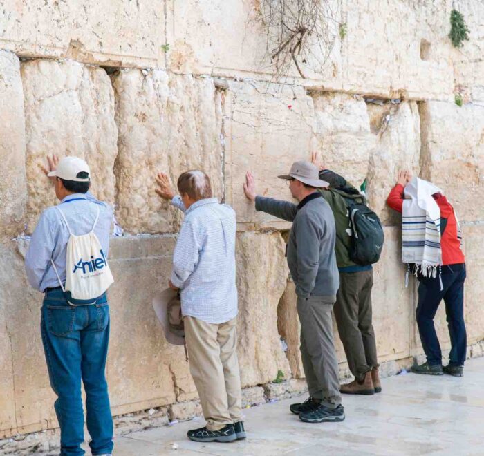 western-wall-jerusalem praying at western wall jerusalem pilgrimage tour holy land