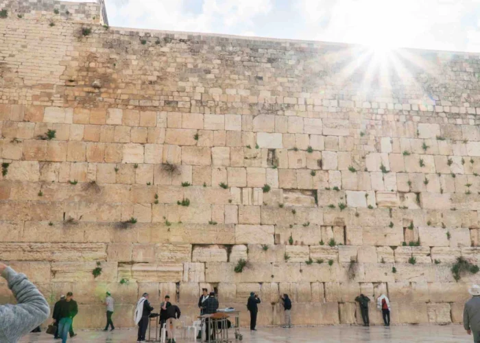 western-wall-sun western wall sunburst holy land pilgrimage tour