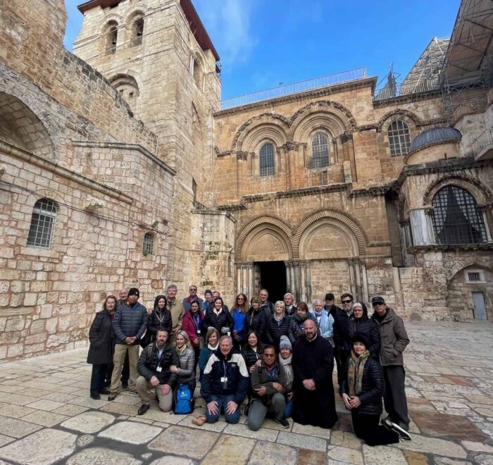 dawsonholysepulchre group front holy sepulchre holy land pilgrimage tour