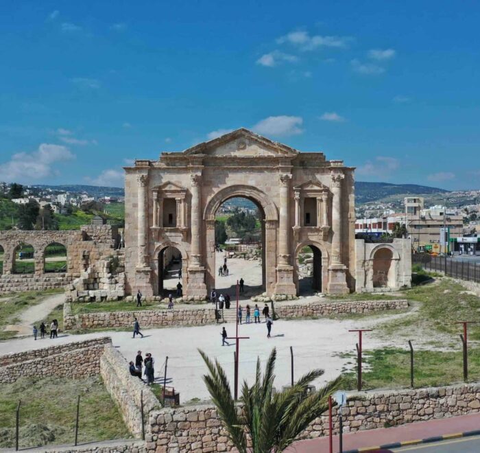 Hadrians-arch-jerash Hadrian's Arch in Jerash Jordan