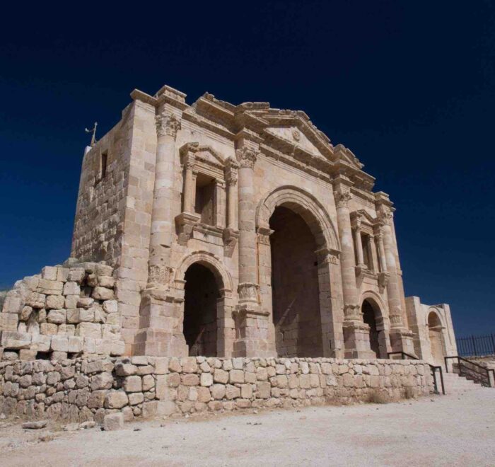 gate-jerash gate at jerash holy land jordan pilgrimage