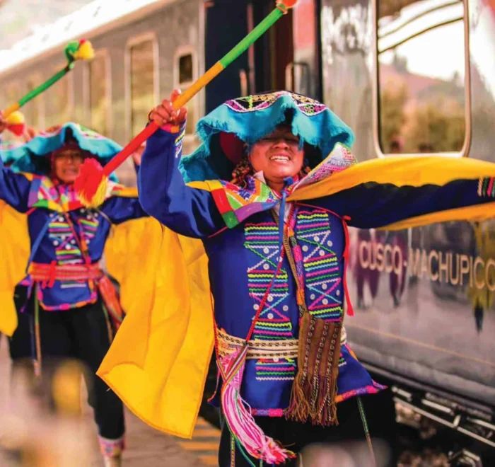 hbi-lei-entertainment-dancers04 dancers at hiram bingham train peru
