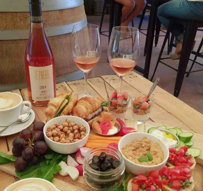 jezreel-wine-mezze jezreel wine mezze at vinyard israel