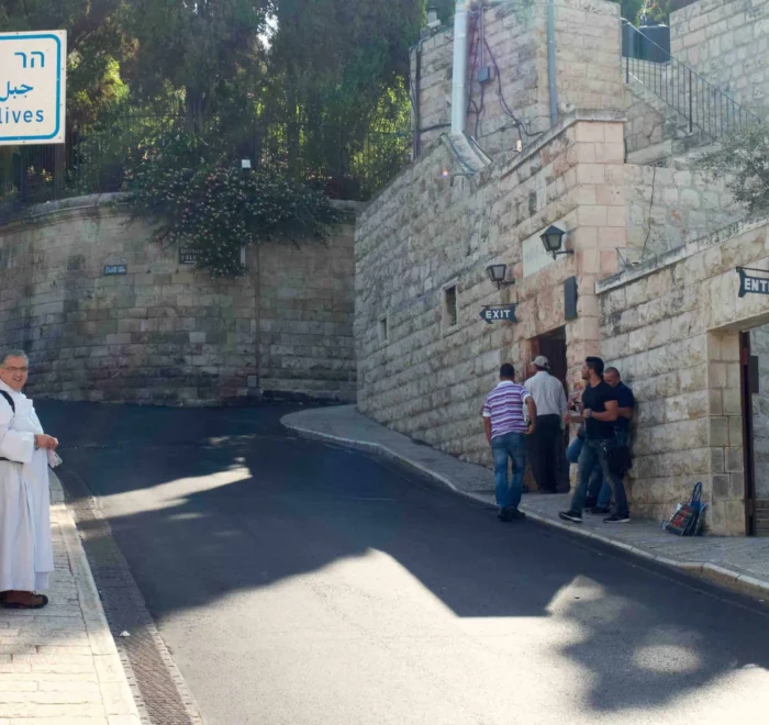 mount-olives-sign-holy-land-pilgrimage mount of olives sign with restrepo pilgrimage tour holy land