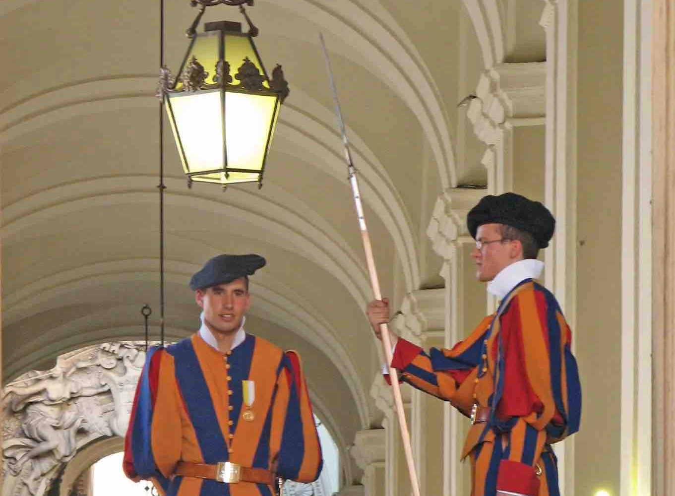 swiss-guards-vatican-pilgrimage swiss guards vatican rome italy pilgrimage tour