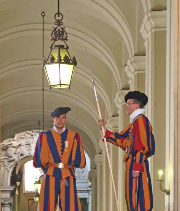 swiss-guards-vatican-pilgrimage swiss guards vatican rome italy pilgrimage tour
