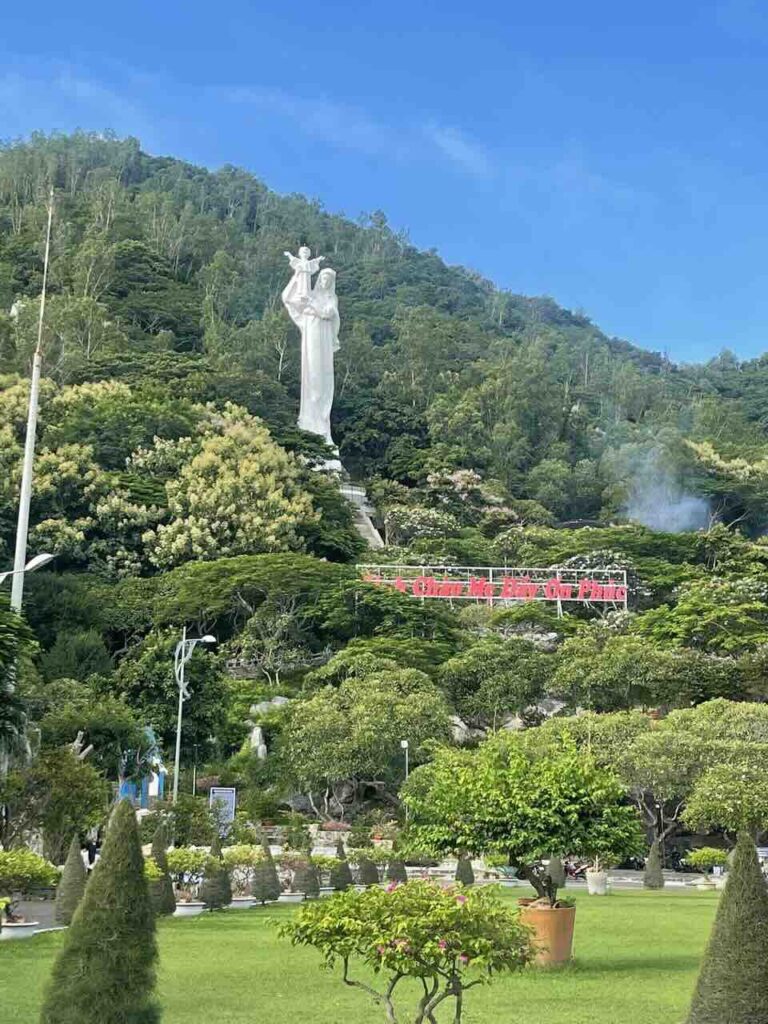 bai-dau-mary virgin mary statue bai dau vietnam