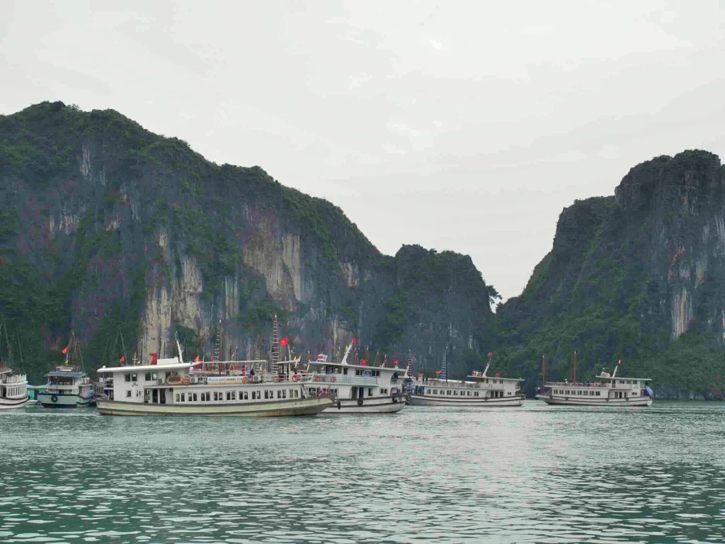 halong-bay halong bay vietnam pilgrimage
