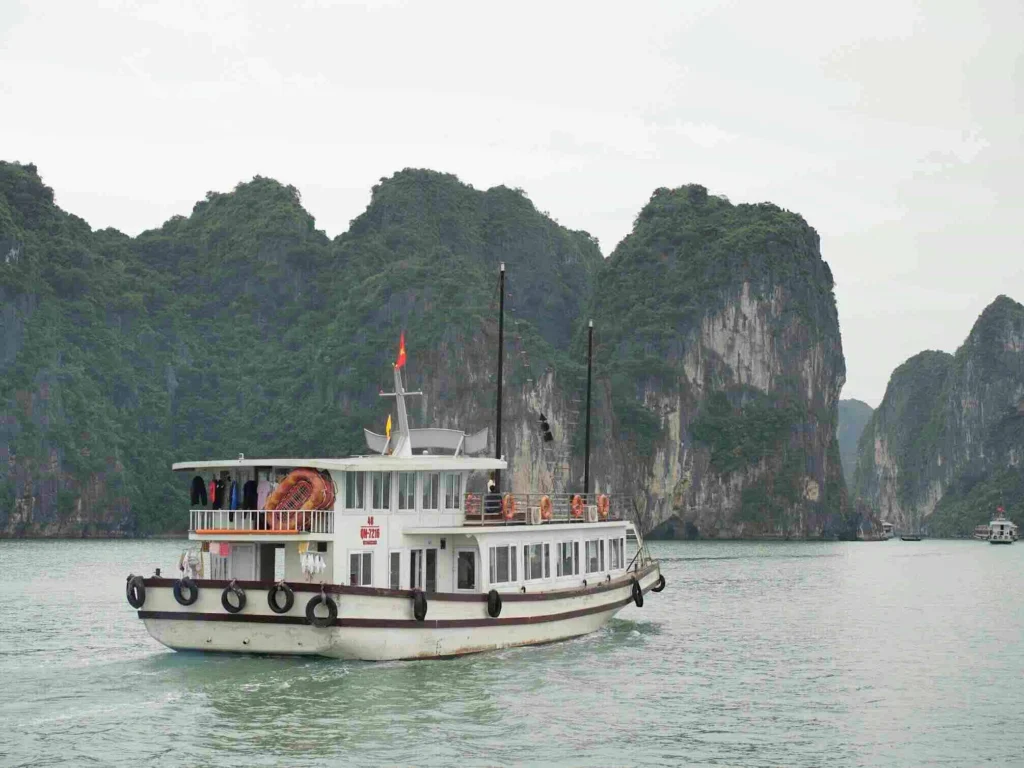 halong-bay-vietnam halong bay vietnam pilgrimage
