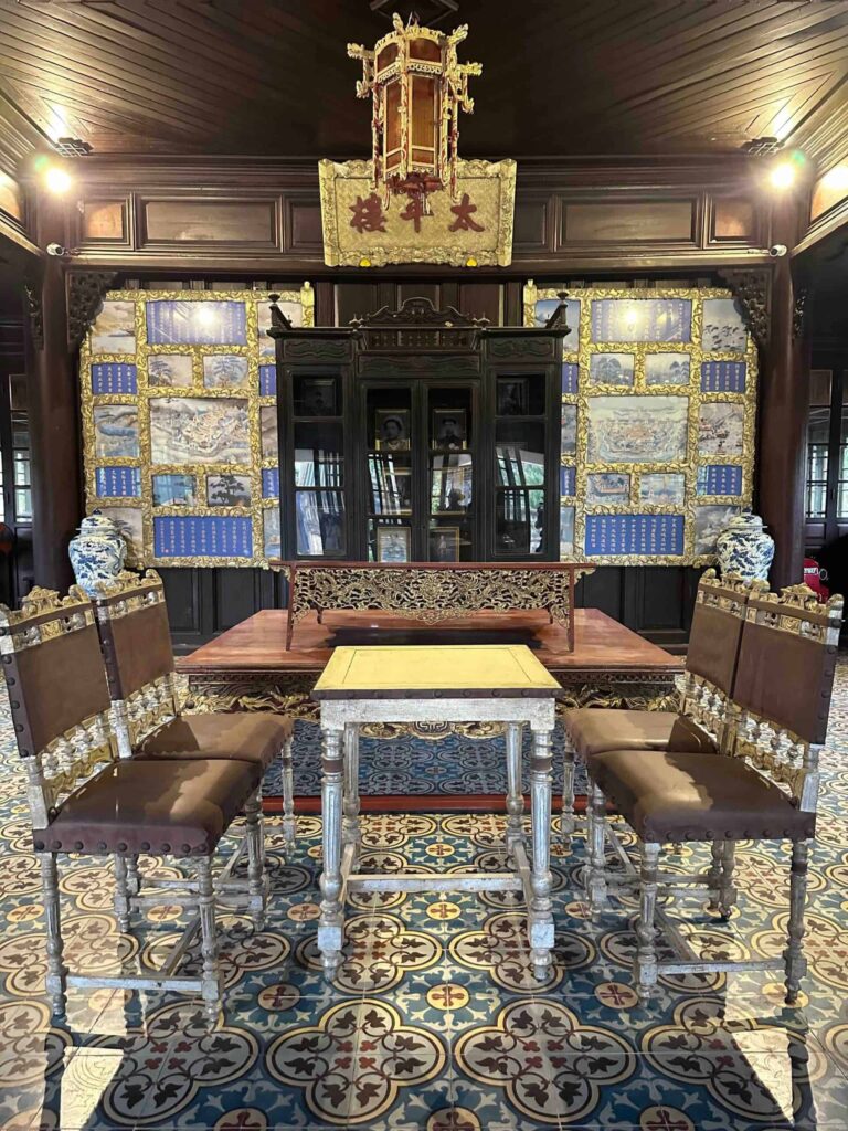library-imperial-city library room imperial city hue