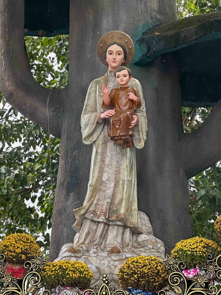 our-lady-lavang-statue-vietnam statue of our lady of lavang vietnam