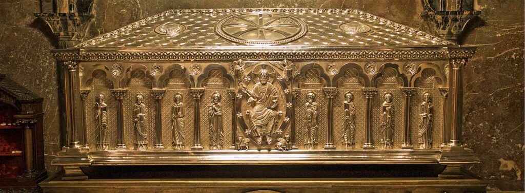 urna-restos-apostol-santiago reliquary of st james the apostle santiago spain