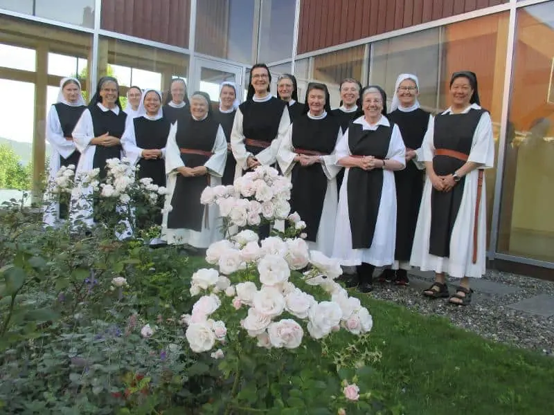trappistine-nuns-group-pic-norway Trappistine nuns community norway tour